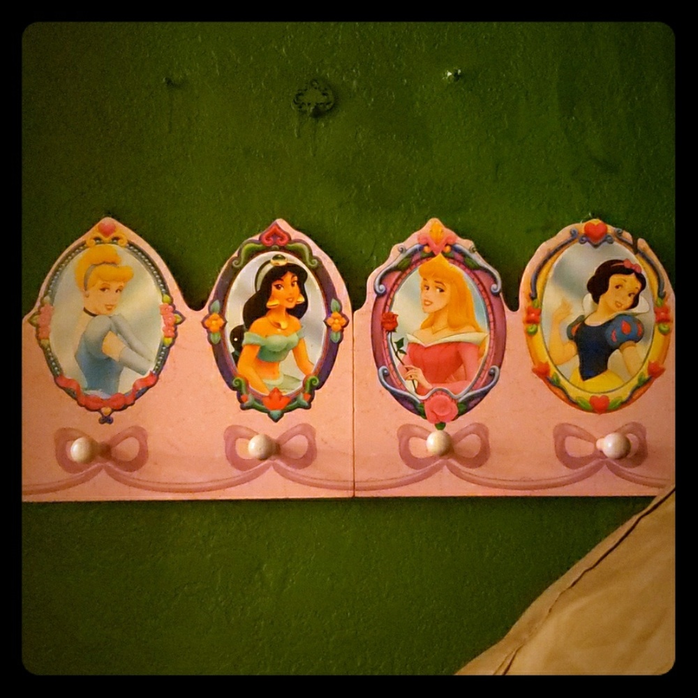 wall decor coathanger princess disney girls
